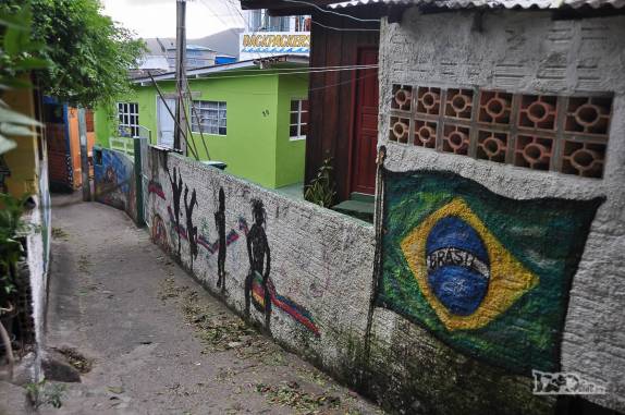 Arte nos becos da Barra da Lagoa, em Florianópolis, Santa Catarina